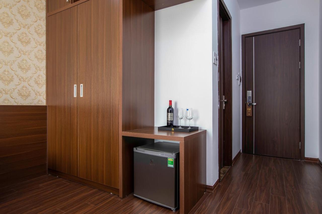 הלונג Hoang Long Hotel מראה חיצוני תמונה